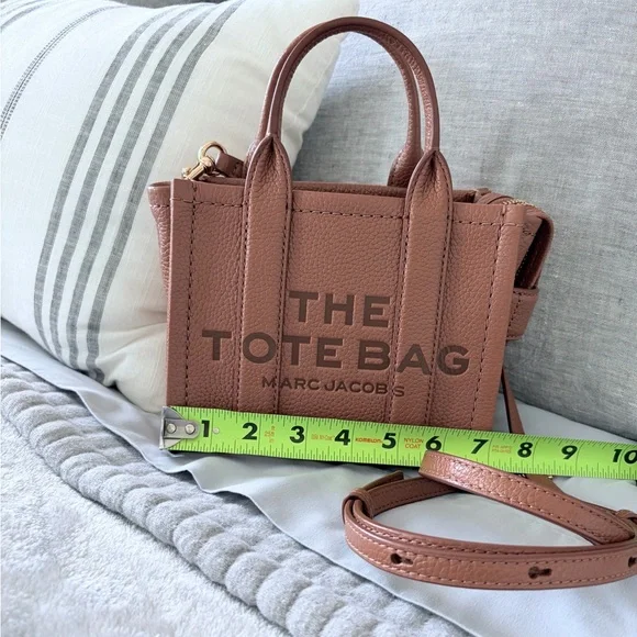 Marc Jacobs Leather Crossbody Tote Bag in Argan Oil - Picture 7 of 9